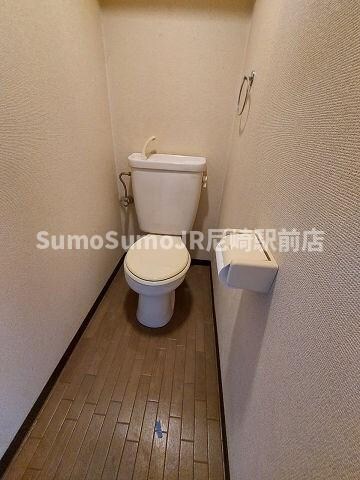 物件内観写真10　(ゆったりとした空間のトイレです)