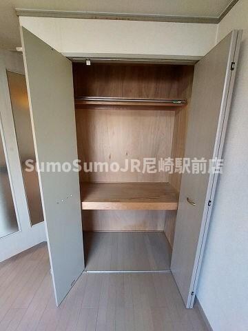 物件内観写真12　(収納豊富です)