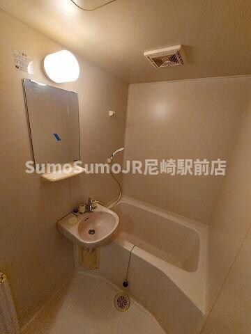 物件内観写真17　(落ち着いた空間のお風呂です)