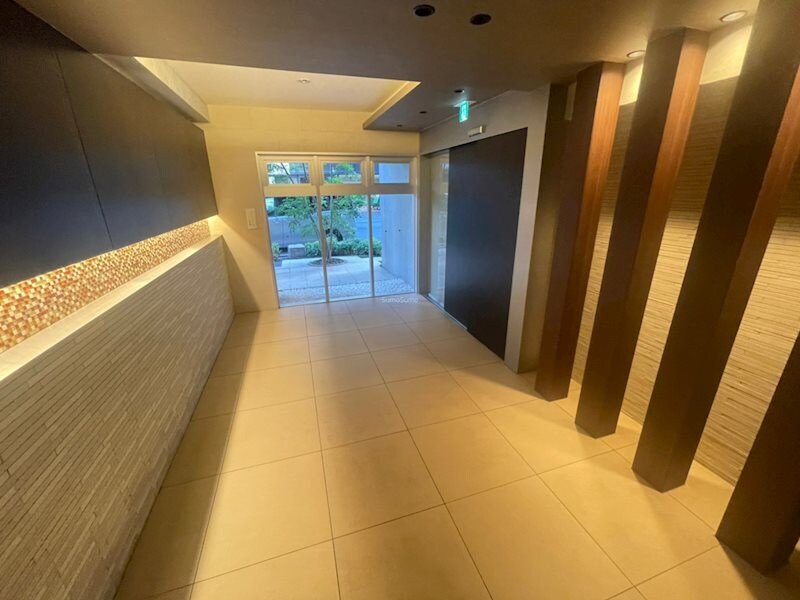 物件外観写真3　(ロビーです)