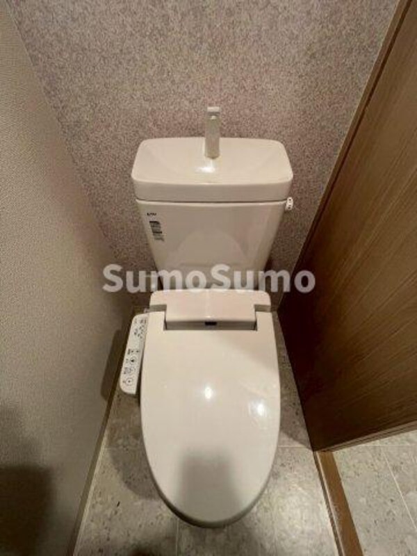 トイレ(シンプルで使いやすいトイレです)