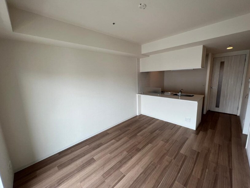 物件内観写真6　(ゆったりとしたリビングです)