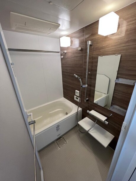 物件内観写真8　(日々の疲れを癒すお風呂付です)