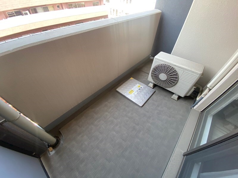 物件内観写真10　(広々としたバルコニーです)