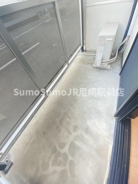 物件内観写真9　(バルコニーがあります)