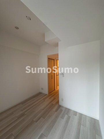 物件内観写真5　(こちらの居間で趣味の時間をお楽しみください)