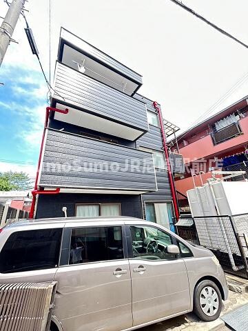 物件外観写真3　(外観は落ち着いています)