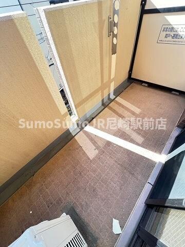 物件内観写真10　(バルコニーからの眺めを楽しみながら食事をしませんか)