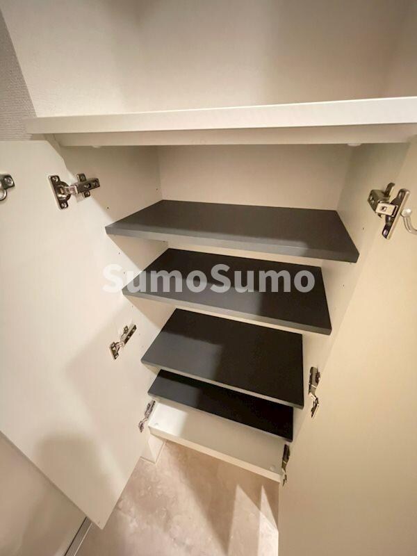 物件内観写真16　(小物を収納するのに便利です)