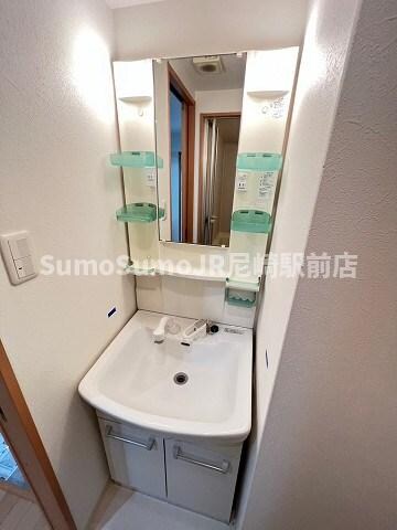 物件内観写真11　(独立洗面化粧台付き)