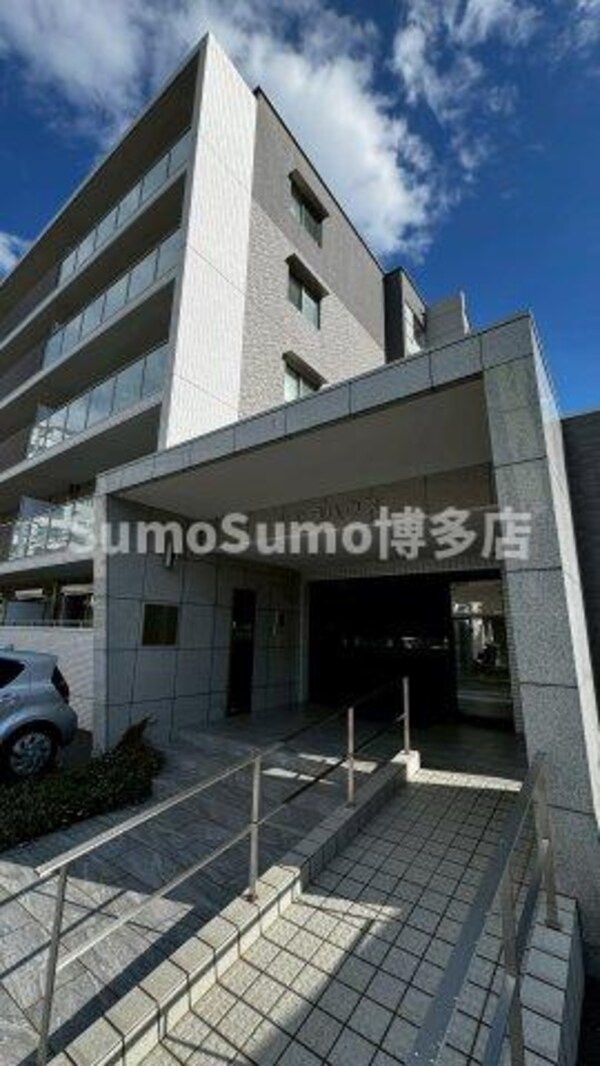 エントランス(建物の内部です)