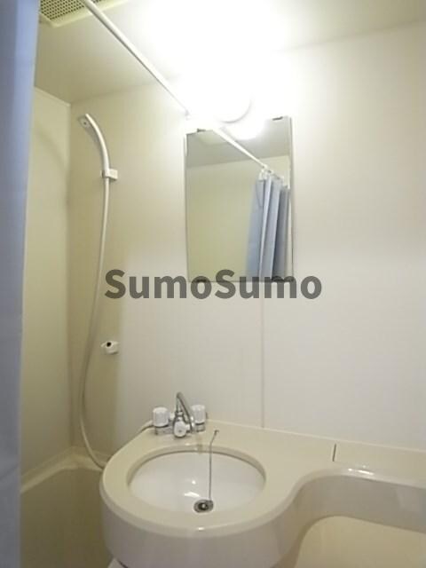 物件内観写真13　(忙しい朝には欠かせない洗面所です)