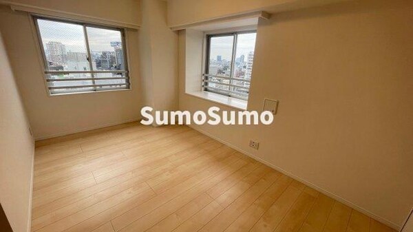 居室(ゆったりとした居間です)