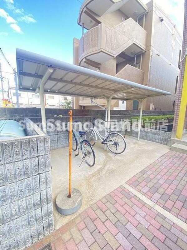駐車場(駐車場に車を止められます)