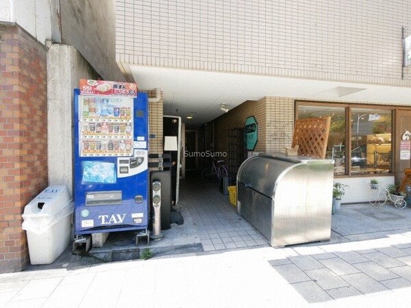 エントランス(ゆとりのあるエントランスです)