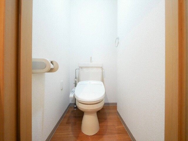 物件内観写真8　(清潔感のあるトイレです)