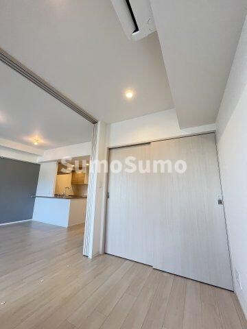 物件内観写真6　(ゆったりとした居間です)