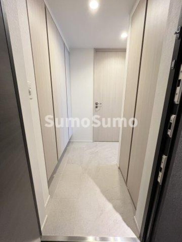 玄関(毎日通る玄関はこちらです)