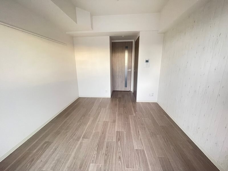 物件内観写真5　(ゆったりとした居間です)