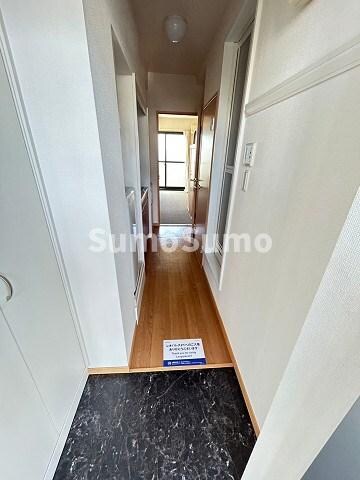 物件内観写真3　(シンプルで使いやすい玄関です)