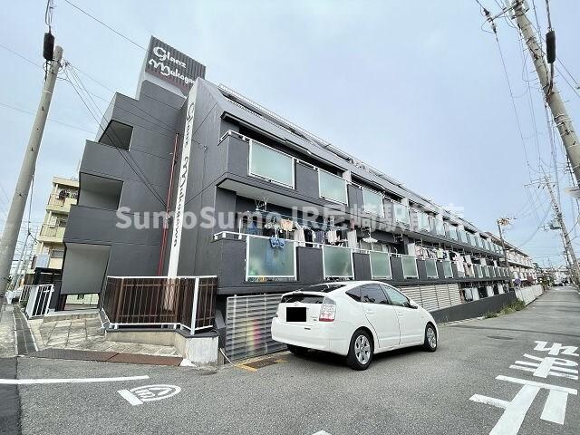 物件外観写真1　(落ち着いた雰囲気の外観です)