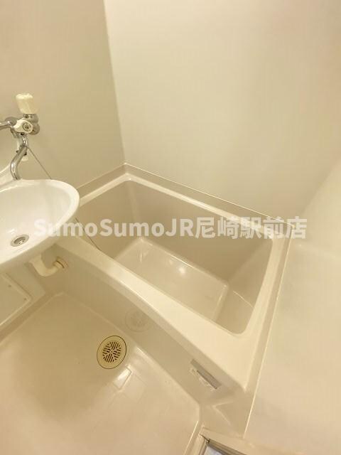 物件内観写真22　(コンパクトで使いやすいお風呂です)