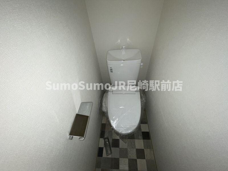 物件内観写真7　(ゆったりとした空間のトイレです)