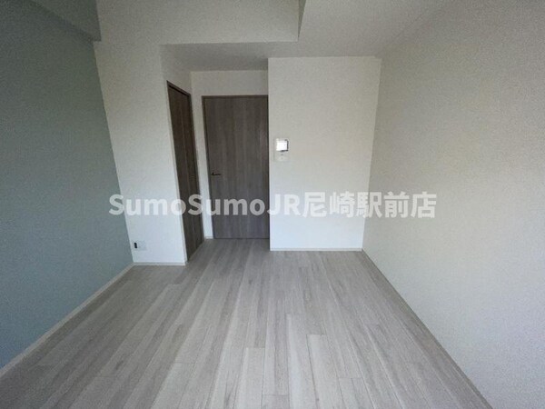 その他(広くて明るい寝室)