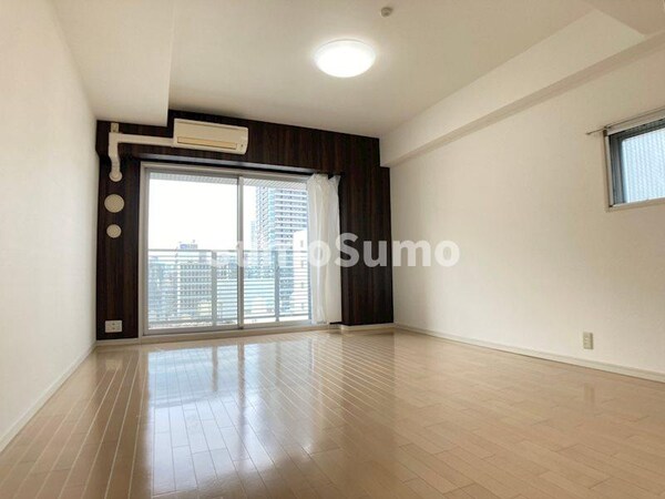 居室(おしゃれなリビングです)