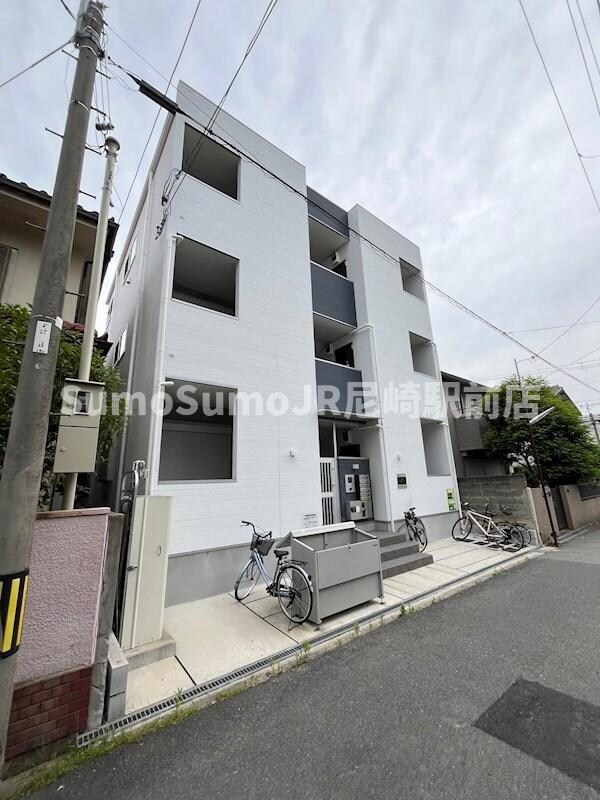 物件外観写真1　(外観もきれいです)