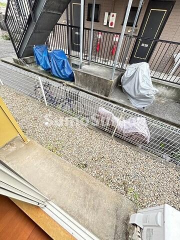 物件内観写真10　(暖かな日差しのふりそそぐバルコニー)