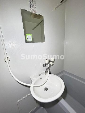 物件内観写真11　(コンパクトで使いやすい洗面所)