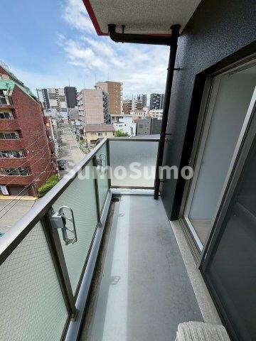 物件内観写真10　(落ち着いた時間を過ごせるバルコニーです)