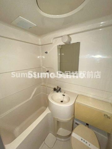 物件内観写真8　(コンパクトで使いやすい洗面所)