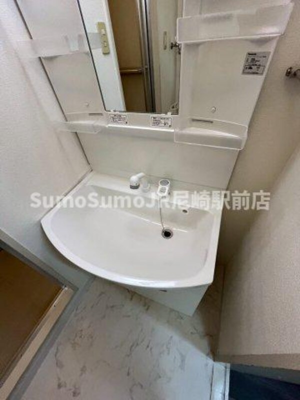 洗面・脱衣所(明るい洗面所です)
