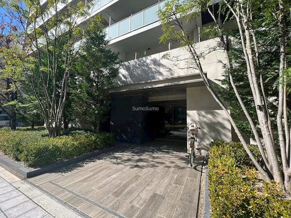 エントランス(ゆとりのあるエントランスです)