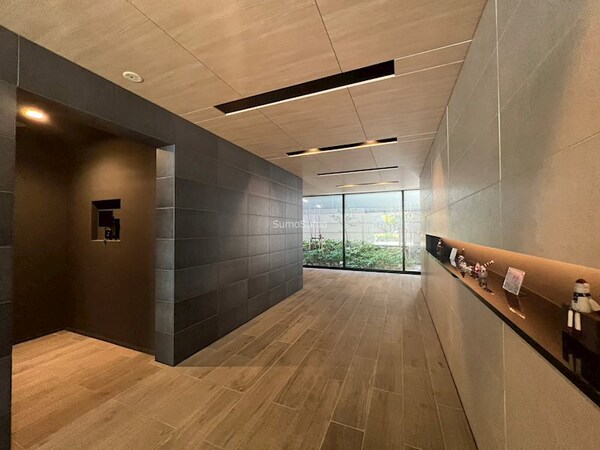 ロビー・ラウンジ(落ち着いたロビーです)