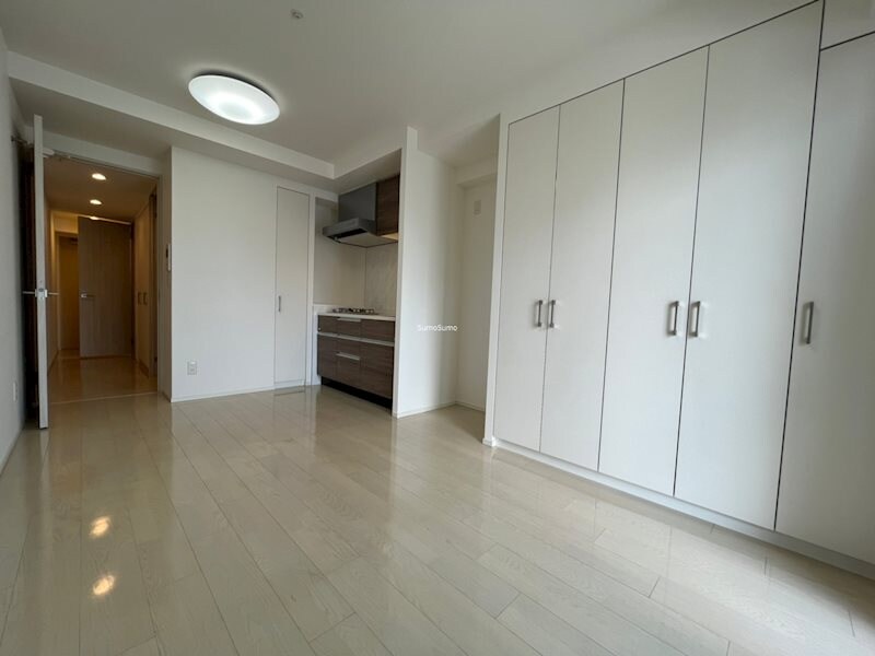 物件内観写真7　(使い勝手のいい寝室です)