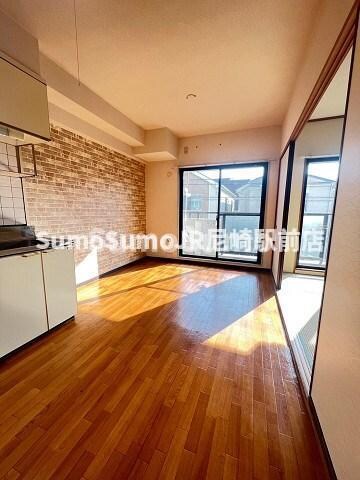 物件内観写真6　(おしゃれなリビングです)