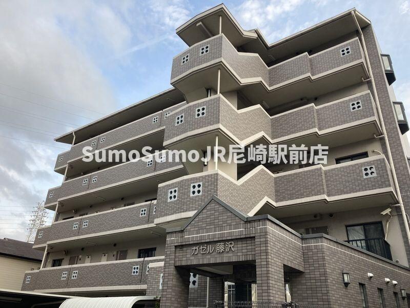 物件外観写真3　(外観もきれいです)