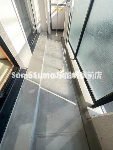 物件内観写真10　(バルコニーがあります)