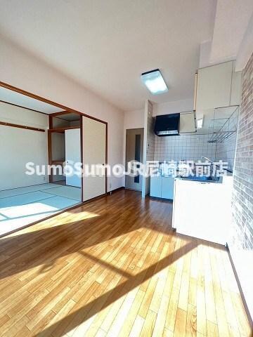 物件内観写真18　(ゆったり過ごせる居間です)