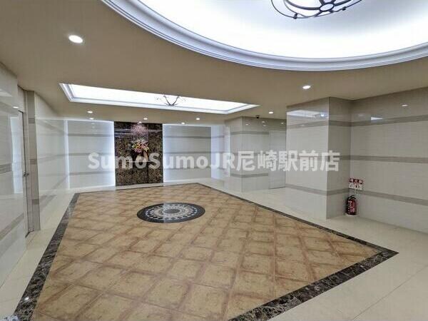 物件外観写真2　(毎日通るロビーはこのようになっています)