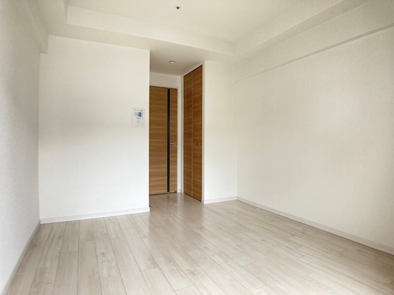 物件内観写真8　(使い勝手のいい寝室です)