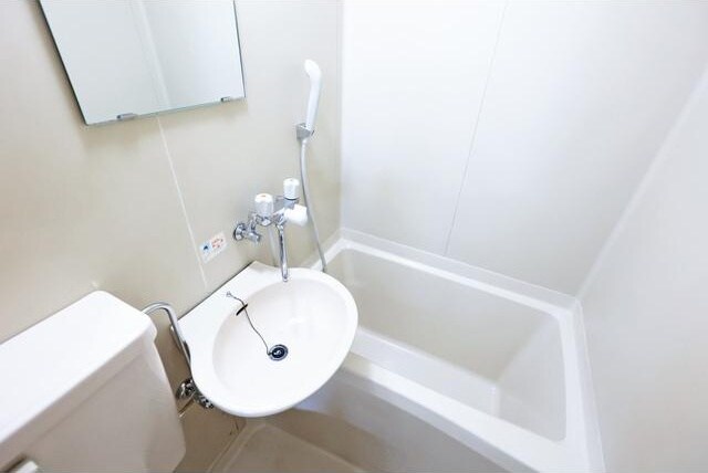 物件内観写真7　(コンパクトで使いやすいお風呂です)