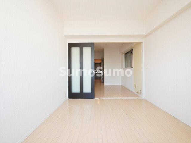 物件内観写真7　(ゆったり過ごせる居間です)