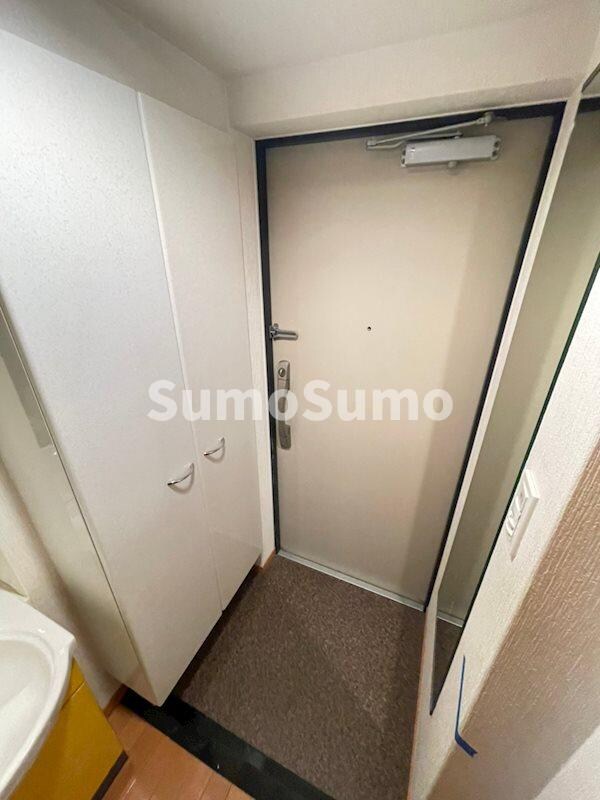物件内観写真4　(落ち着いた玄関です)