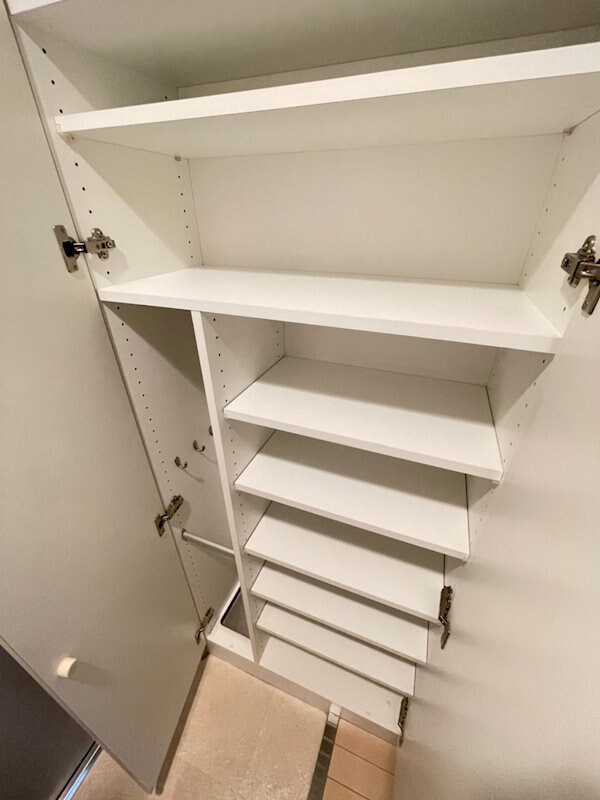 物件内観写真15　(大きなスペースがあり、収納には困りません)