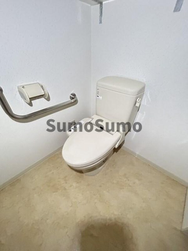 トイレ(コンパクトで使いやすいトイレです)