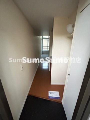 物件内観写真3　(シンプルで使いやすい玄関です)